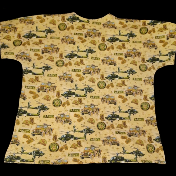 "Mad About Scrubs" Army Print Scrub Top - Picture 2 of 3